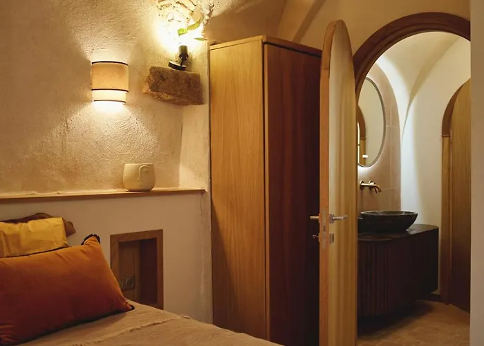 Hypercentre, Superbe Dans Ancienne Ecurie Du Xviiie Siecle * Ajaccio (Corsica)